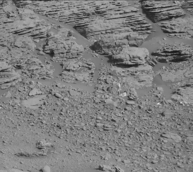 Sol 1866: Mast Camera (Mastcam)