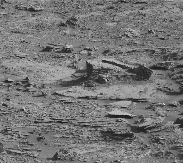 Sol 1866: Mast Camera (Mastcam)