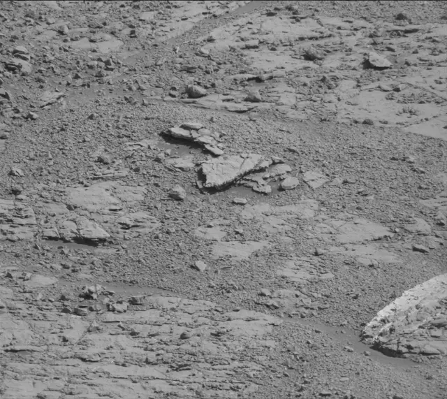 Sol 1868: Mast Camera (Mastcam)