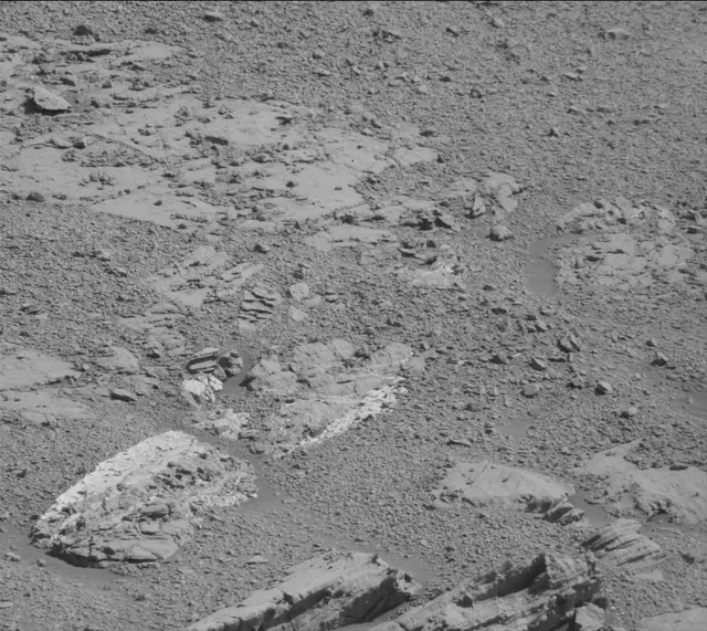 Sol 1868: Mast Camera (Mastcam)