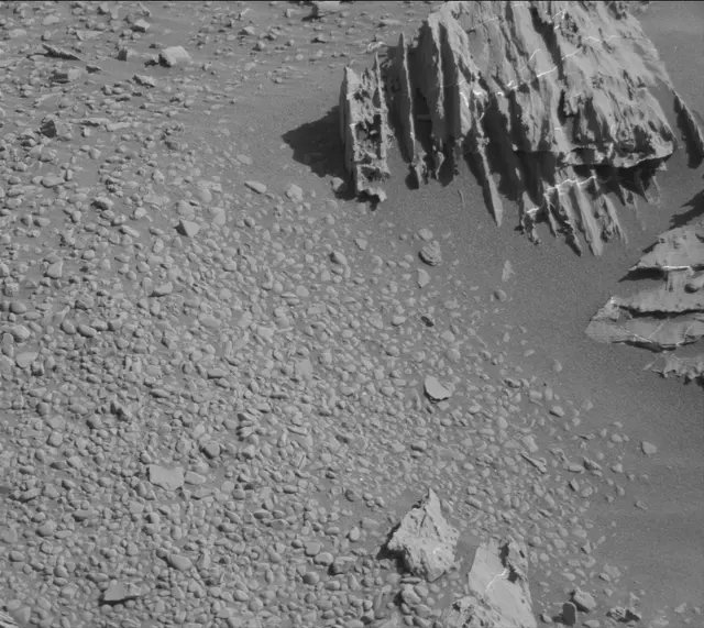 Sol 1868: Mast Camera (Mastcam)