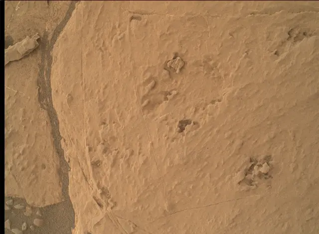 Sol 1868: Mars Hand Lens Imager (MAHLI)