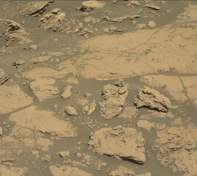 Sol 1870: Mast Camera (Mastcam)