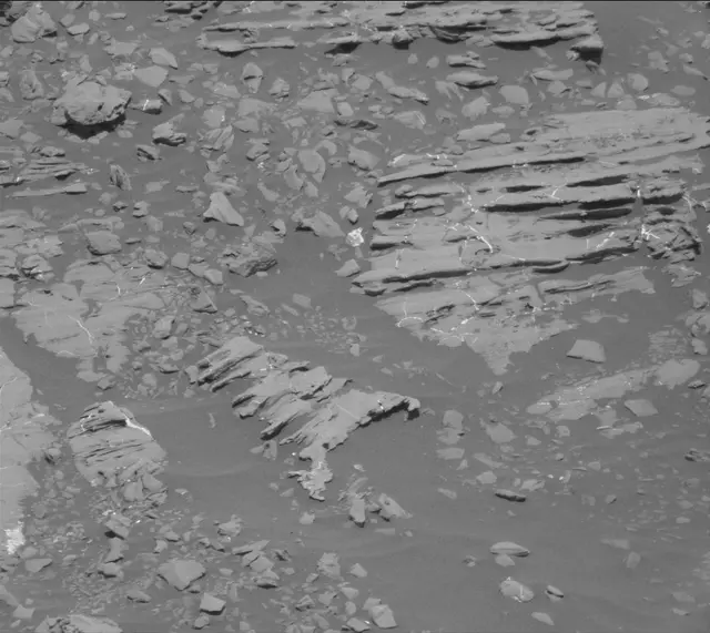 Sol 1870: Mast Camera (Mastcam)