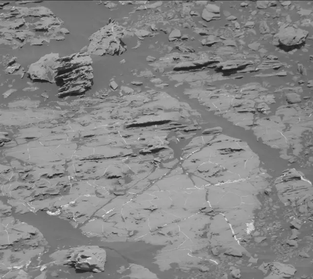 Sol 1870: Mast Camera (Mastcam)