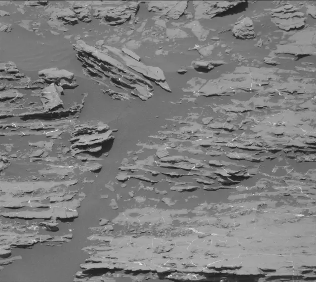 Sol 1870: Mast Camera (Mastcam)