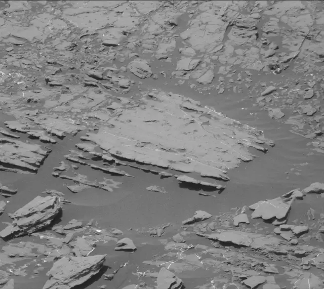 Sol 1870: Mast Camera (Mastcam)