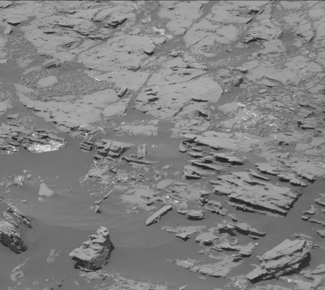 Sol 1870: Mast Camera (Mastcam)