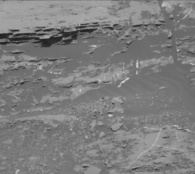 Sol 1870: Mast Camera (Mastcam)