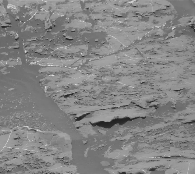 Sol 1870: Mast Camera (Mastcam)
