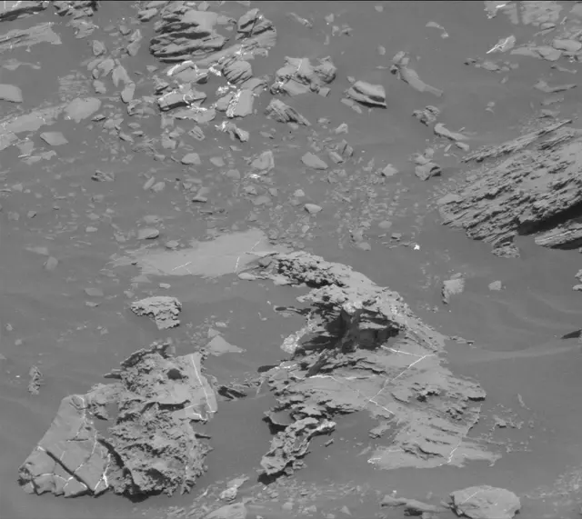 Sol 1870: Mast Camera (Mastcam)