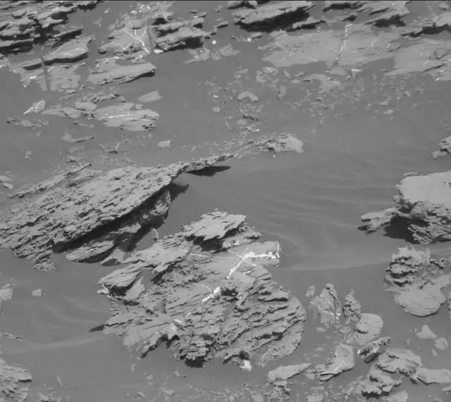 Sol 1870: Mast Camera (Mastcam)