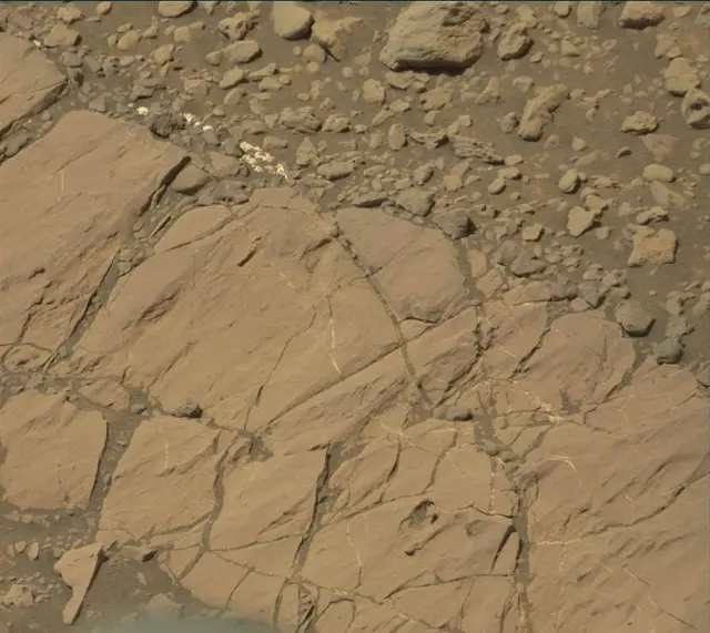 Sol 1872: Mast Camera (Mastcam)