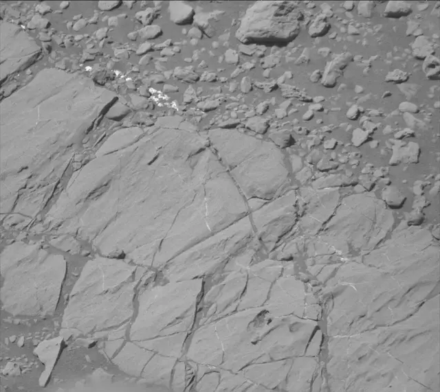 Sol 1872: Mast Camera (Mastcam)