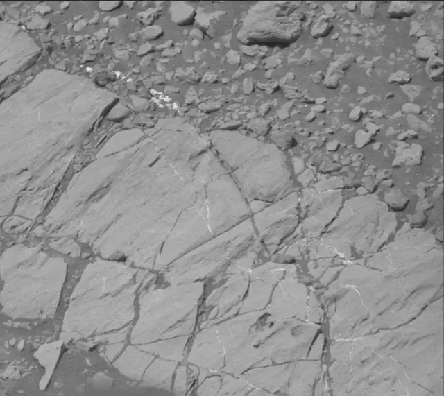 Sol 1872: Mast Camera (Mastcam)
