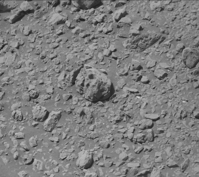 Sol 1873: Mast Camera (Mastcam)