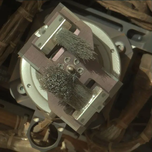 Sol 1875: Mast Camera (Mastcam)