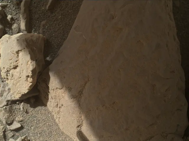 Sol 1875: Mars Hand Lens Imager (MAHLI)