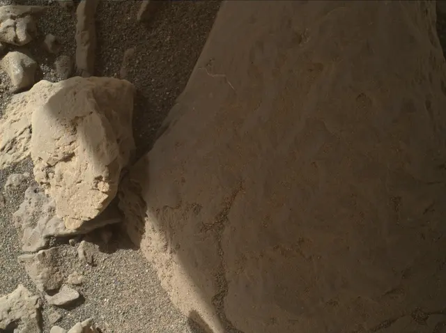 Sol 1875: Mars Hand Lens Imager (MAHLI)