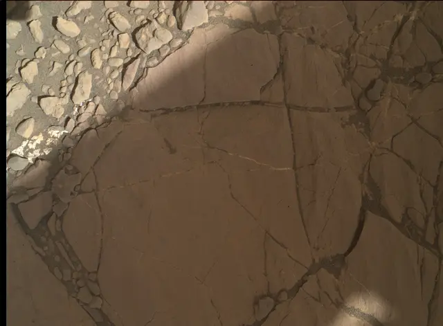 Sol 1875: Mars Hand Lens Imager (MAHLI)