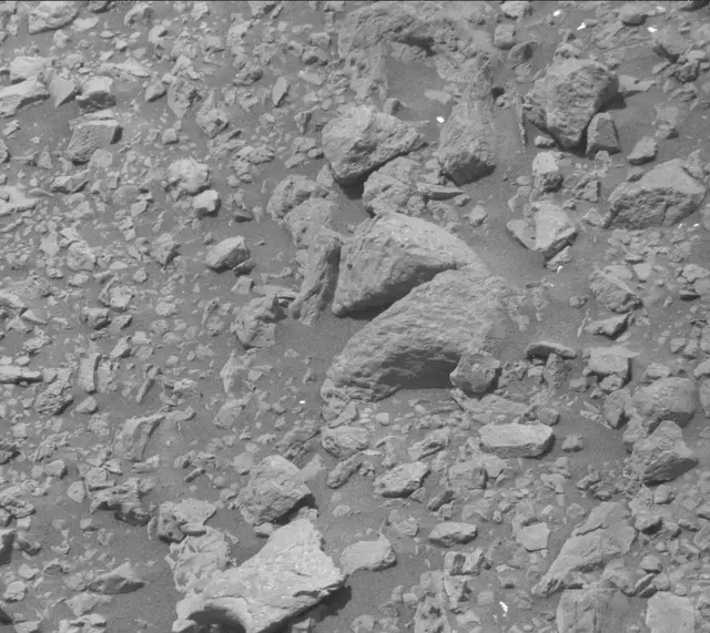 Sol 1876: Mast Camera (Mastcam)