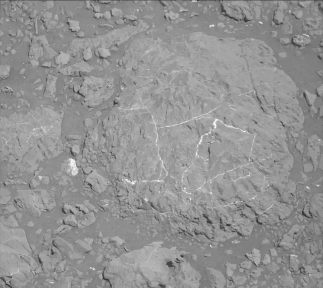 Sol 1879: Mast Camera (Mastcam)