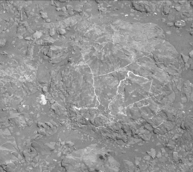 Sol 1879: Mast Camera (Mastcam)