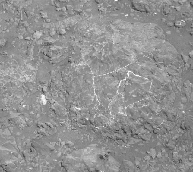 Sol 1879: Mast Camera (Mastcam)
