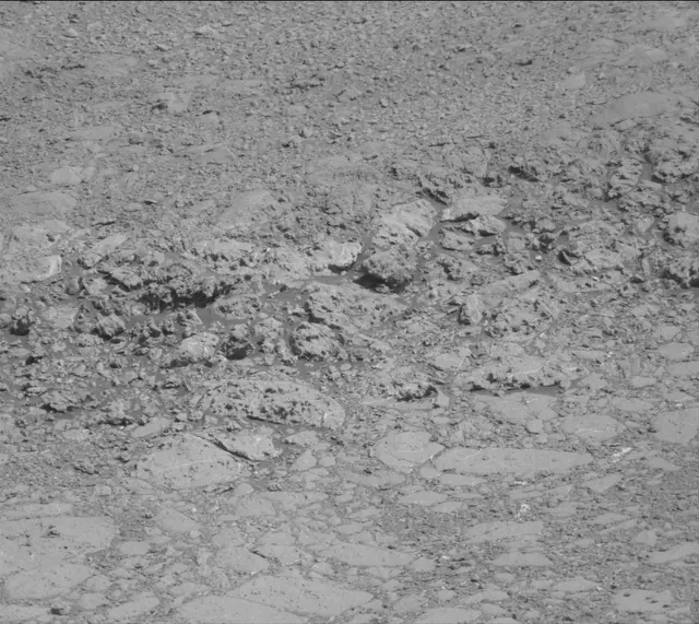Sol 1879: Mast Camera (Mastcam)