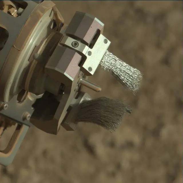 Sol 1879: Mast Camera (Mastcam)