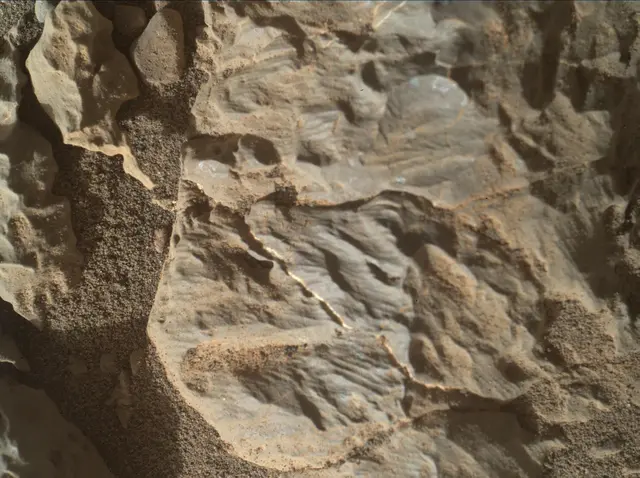 Sol 1886: Mars Hand Lens Imager (MAHLI)