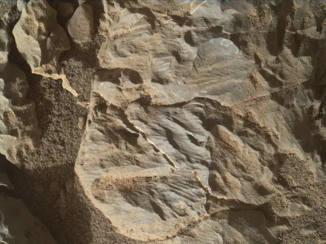 Sol 1886: Mars Hand Lens Imager (MAHLI)