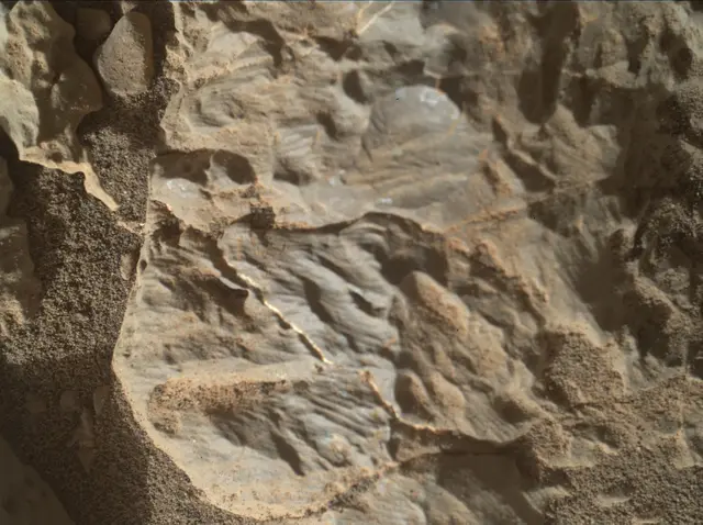 Sol 1886: Mars Hand Lens Imager (MAHLI)