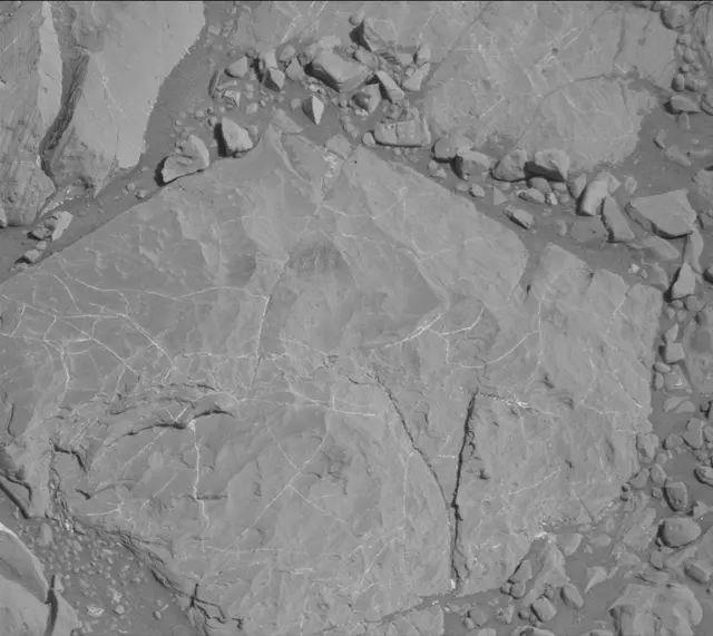 Sol 1892: Mast Camera (Mastcam)