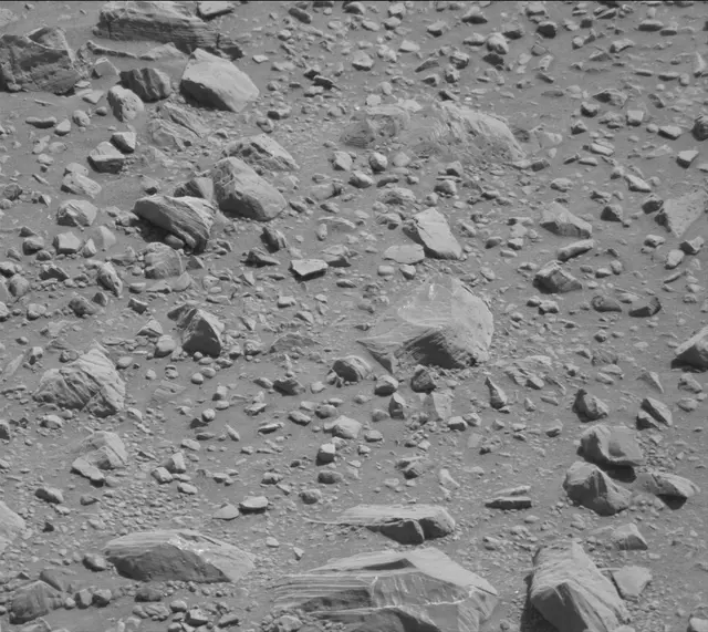 Sol 1892: Mast Camera (Mastcam)