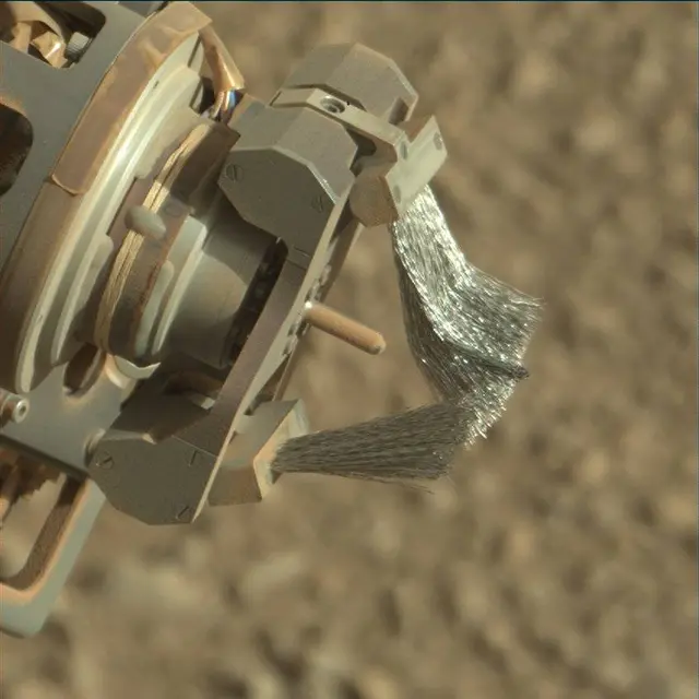 Sol 1892: Mast Camera (Mastcam)