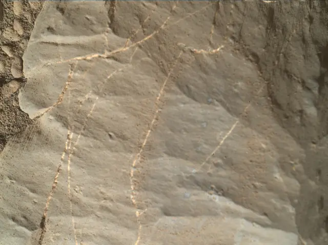Sol 1892: Mars Hand Lens Imager (MAHLI)