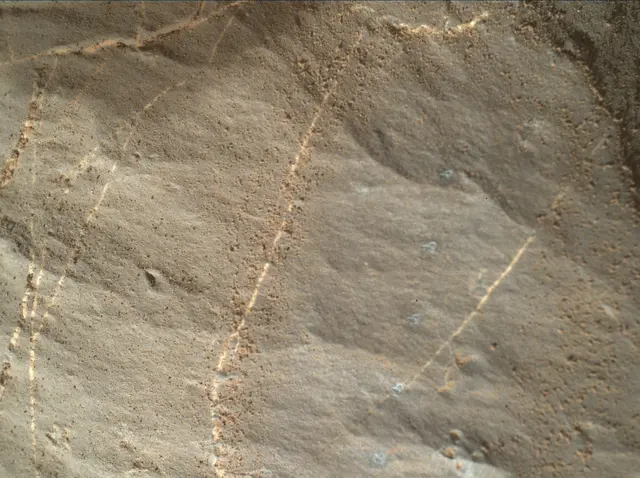 Sol 1892: Mars Hand Lens Imager (MAHLI)