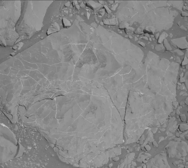 Sol 1893: Mast Camera (Mastcam)