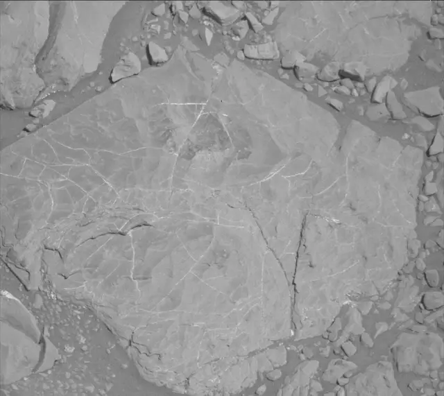 Sol 1893: Mast Camera (Mastcam)