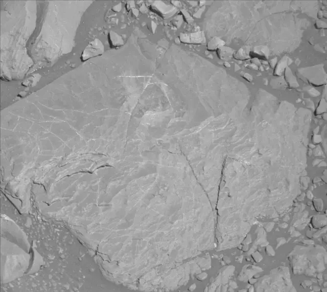 Sol 1893: Mast Camera (Mastcam)