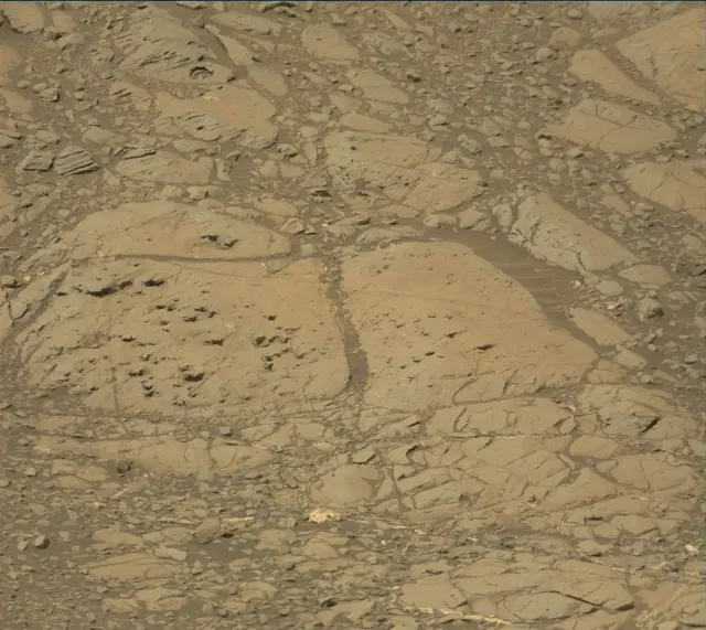 Sol 1893: Mast Camera (Mastcam)