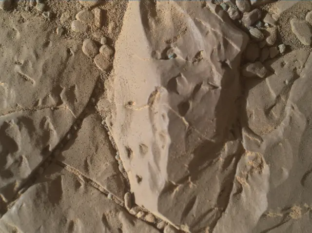 Sol 1895: Mars Hand Lens Imager (MAHLI)