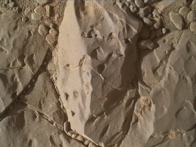 Sol 1895: Mars Hand Lens Imager (MAHLI)