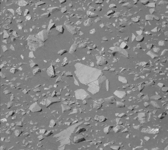 Sol 1899: Mast Camera (Mastcam)
