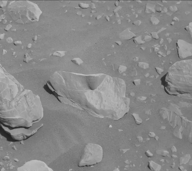 Sol 1899: Mast Camera (Mastcam)