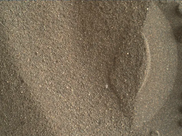 Sol 1902: Mars Hand Lens Imager (MAHLI)