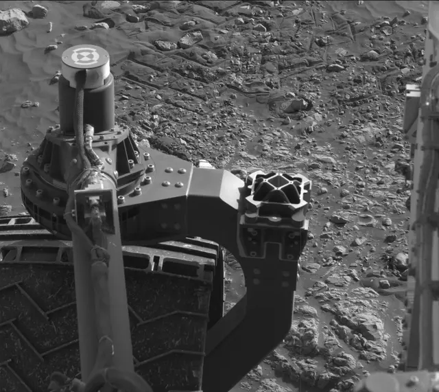 Sol 1903: Mast Camera (Mastcam)