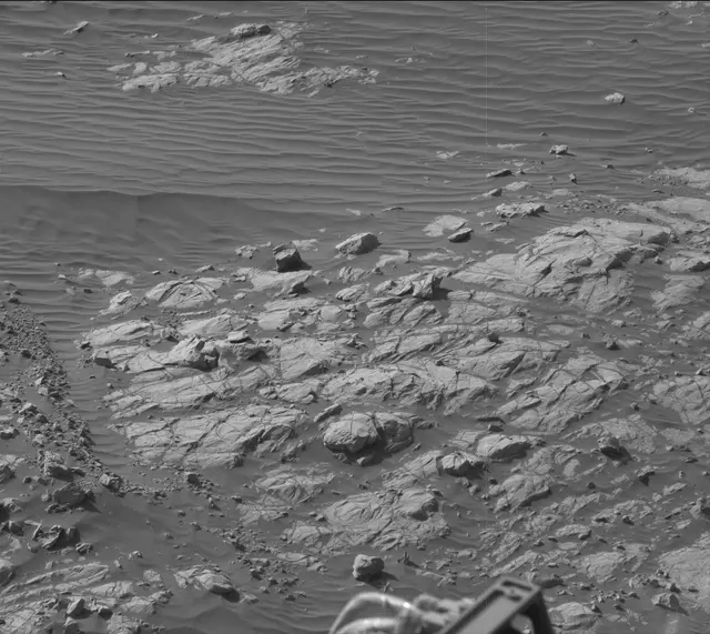 Sol 1903: Mast Camera (Mastcam)