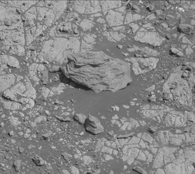 Sol 1903: Mast Camera (Mastcam)